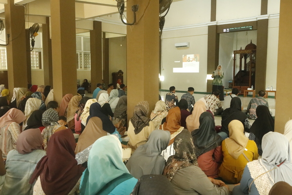 Kegiatan Parenting Kelas XI "Sosialisasi Program Sekolah Kepada Wali Murid"